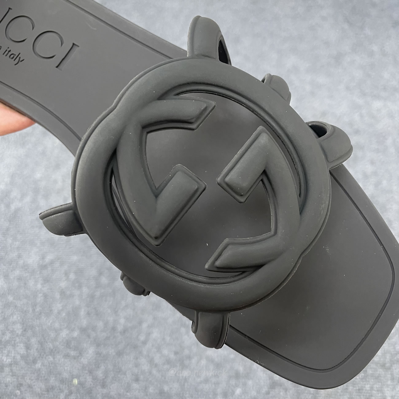 Gucci Interlocking G Flat Bottom Rubber Slipper (11) - www.newkick.vip